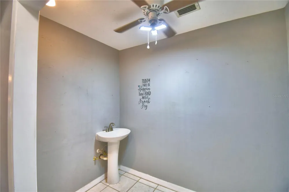 1206 SUSAN LANE Auburndale, FL 33823