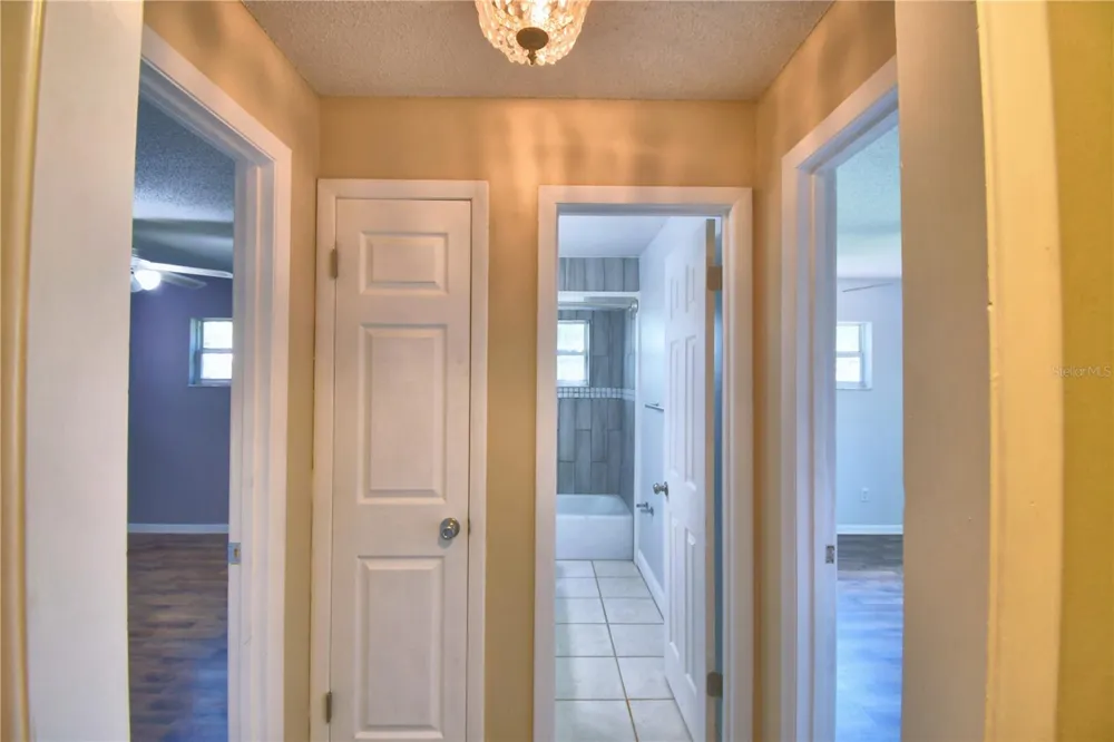 1206 SUSAN LANE Auburndale, FL 33823