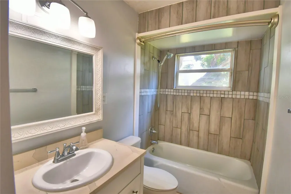 1206 SUSAN LANE Auburndale, FL 33823