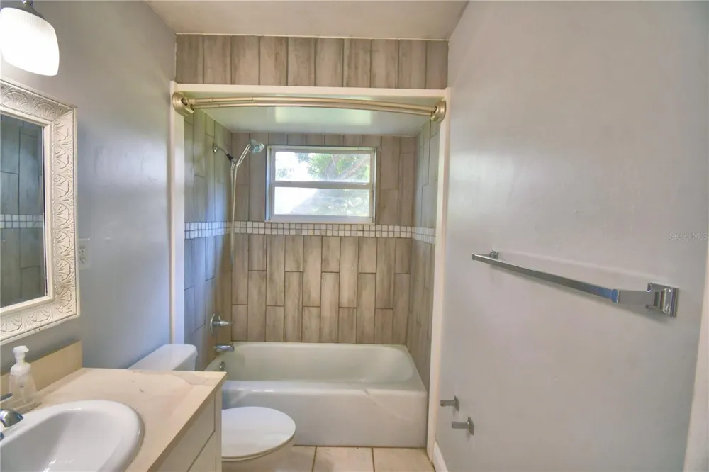 1206 SUSAN LANE Auburndale, FL 33823