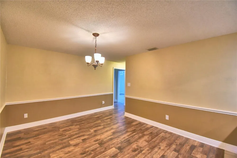 1206 SUSAN LANE Auburndale, FL 33823