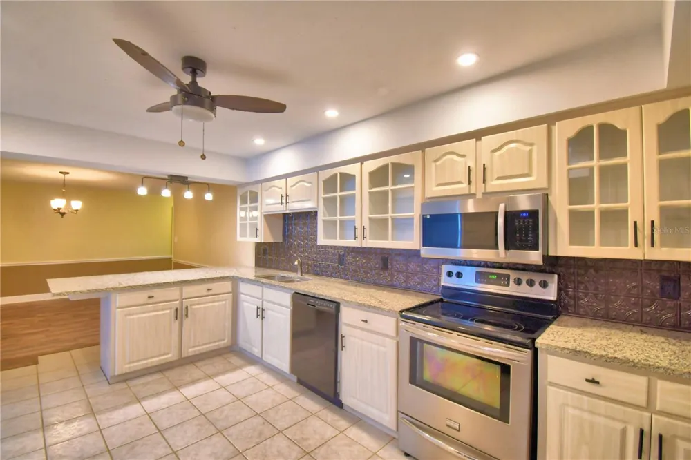 1206 SUSAN LANE Auburndale, FL 33823