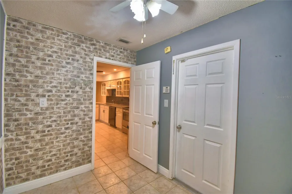 1206 SUSAN LANE Auburndale, FL 33823