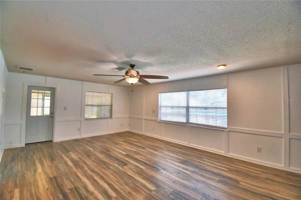 1206 SUSAN LANE Auburndale, FL 33823