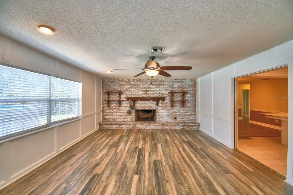 1206 SUSAN LANE Auburndale, FL 33823