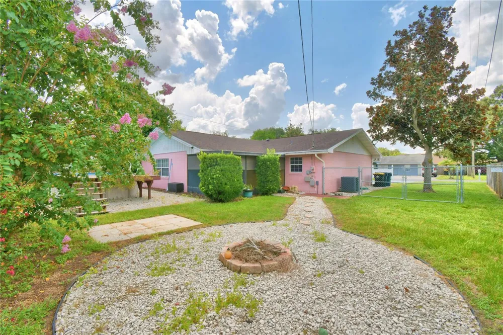 1206 SUSAN LANE Auburndale, FL 33823