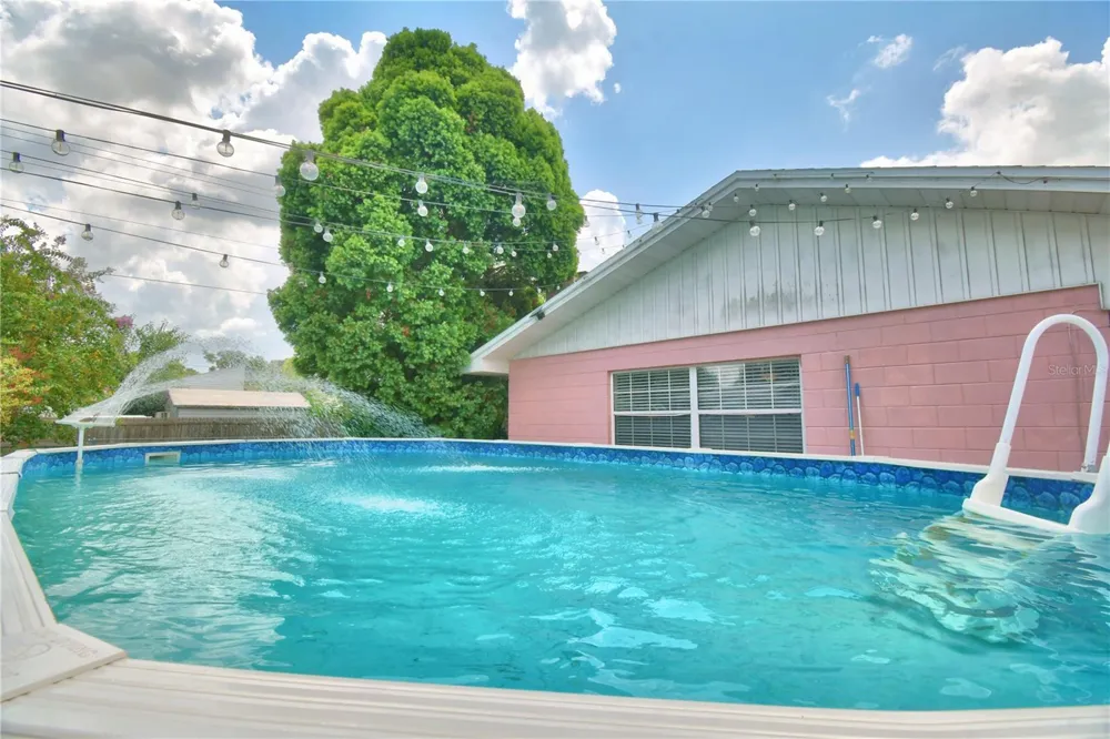 1206 SUSAN LANE Auburndale, FL 33823