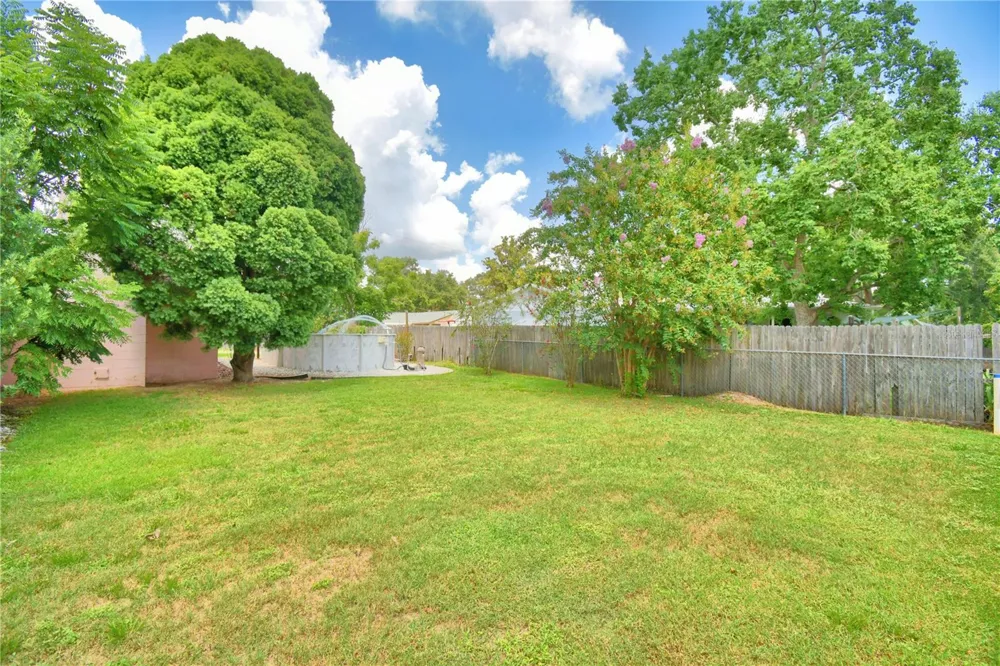 1206 SUSAN LANE Auburndale, FL 33823