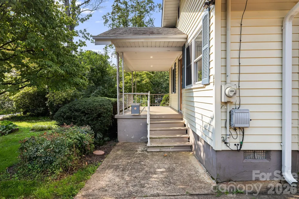 48 Carrier Street Asheville, NC 28806