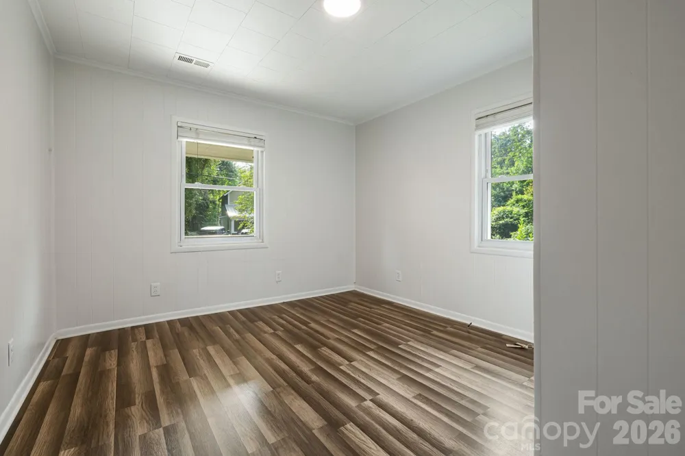 48 Carrier Street Asheville, NC 28806