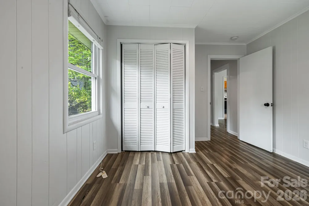 48 Carrier Street Asheville, NC 28806
