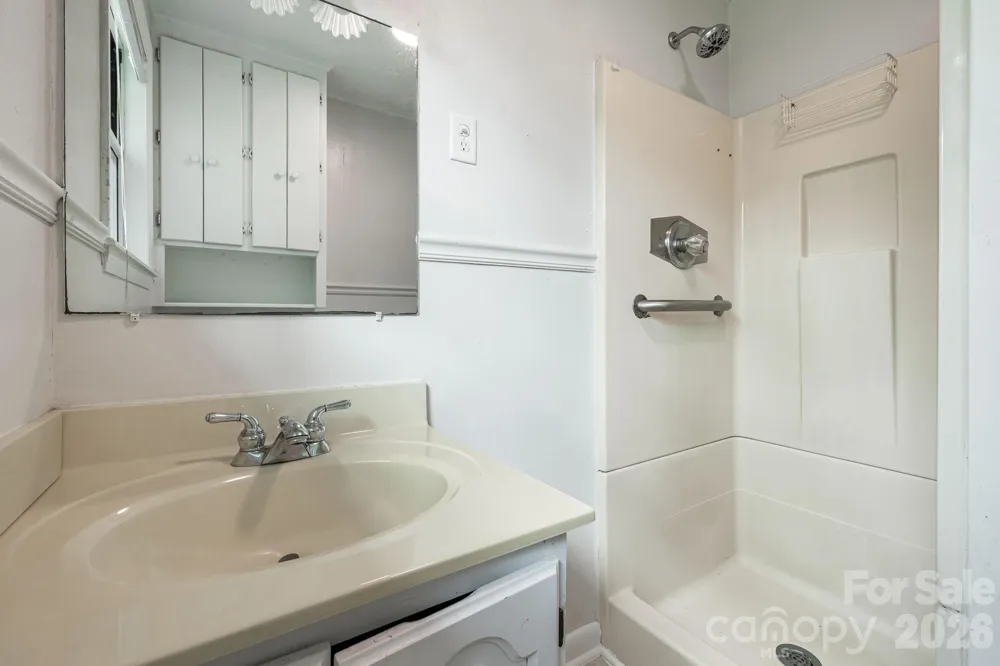48 Carrier Street Asheville, NC 28806