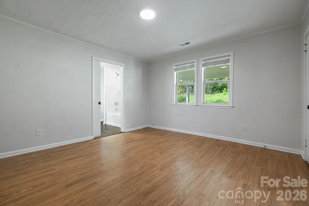 48 Carrier Street Asheville, NC 28806