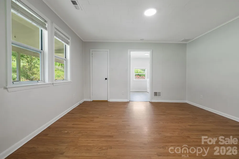 48 Carrier Street Asheville, NC 28806