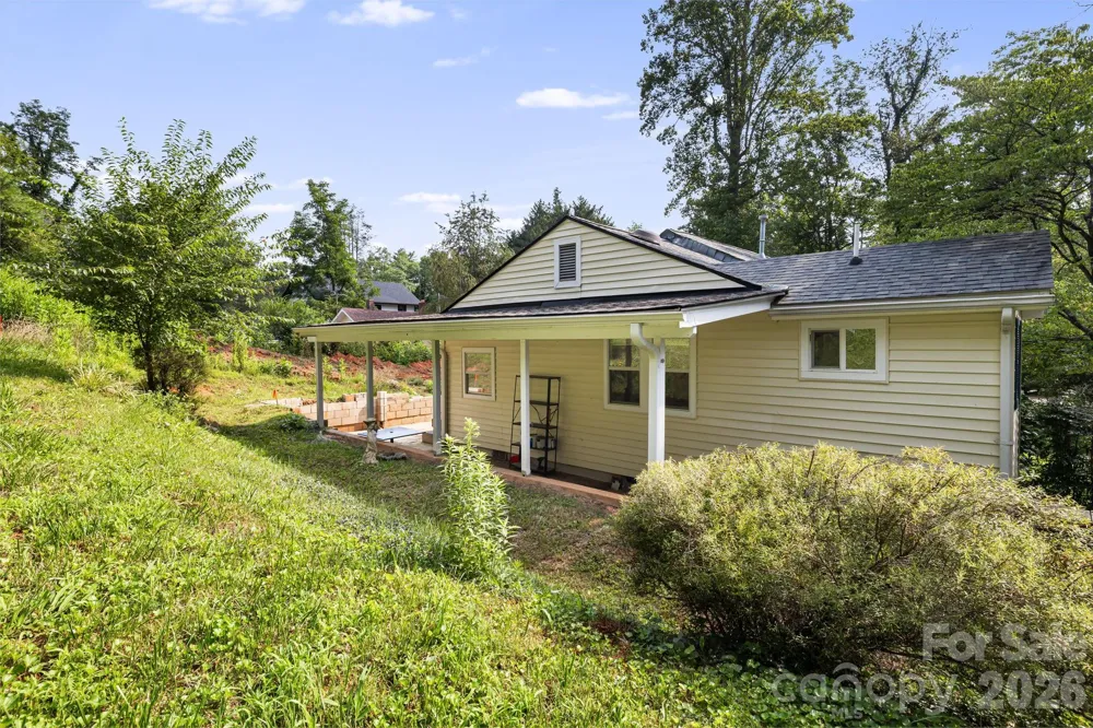 48 Carrier Street Asheville, NC 28806