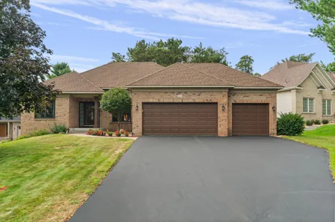 2221 White Pine Court