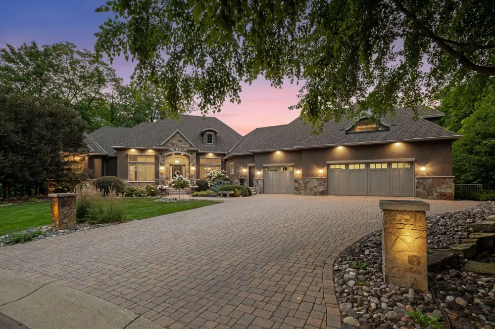 27630 Virginia Cove Excelsior, MN 55331