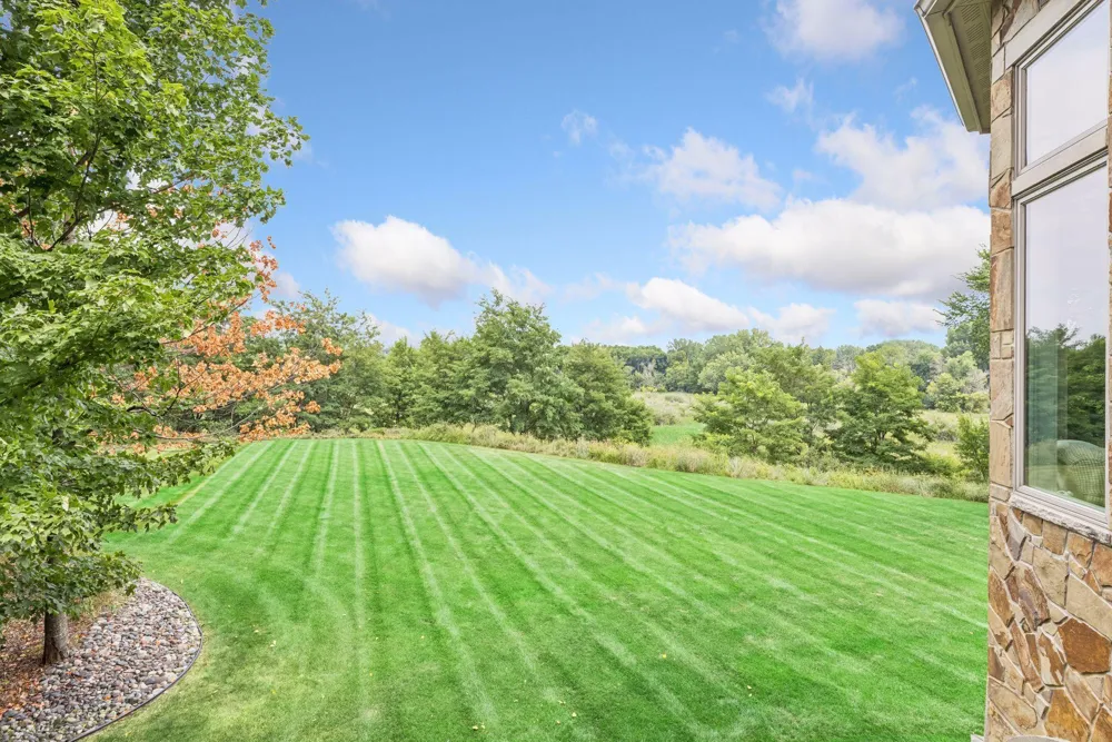 27630 Virginia Cove Excelsior, MN 55331