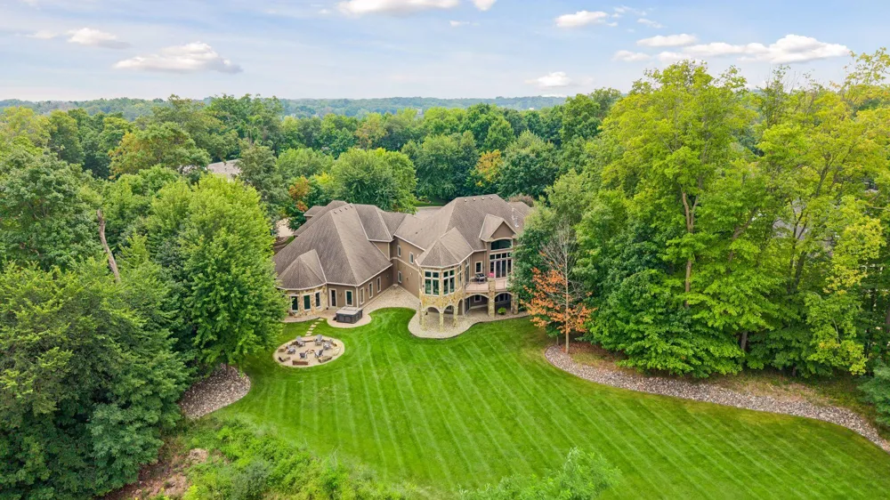 27630 Virginia Cove Excelsior, MN 55331
