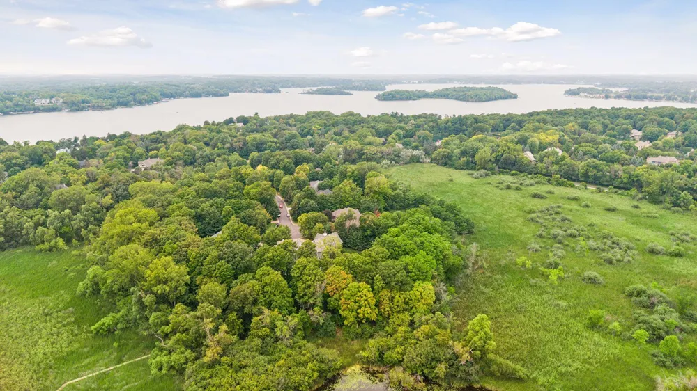 27630 Virginia Cove Excelsior, MN 55331