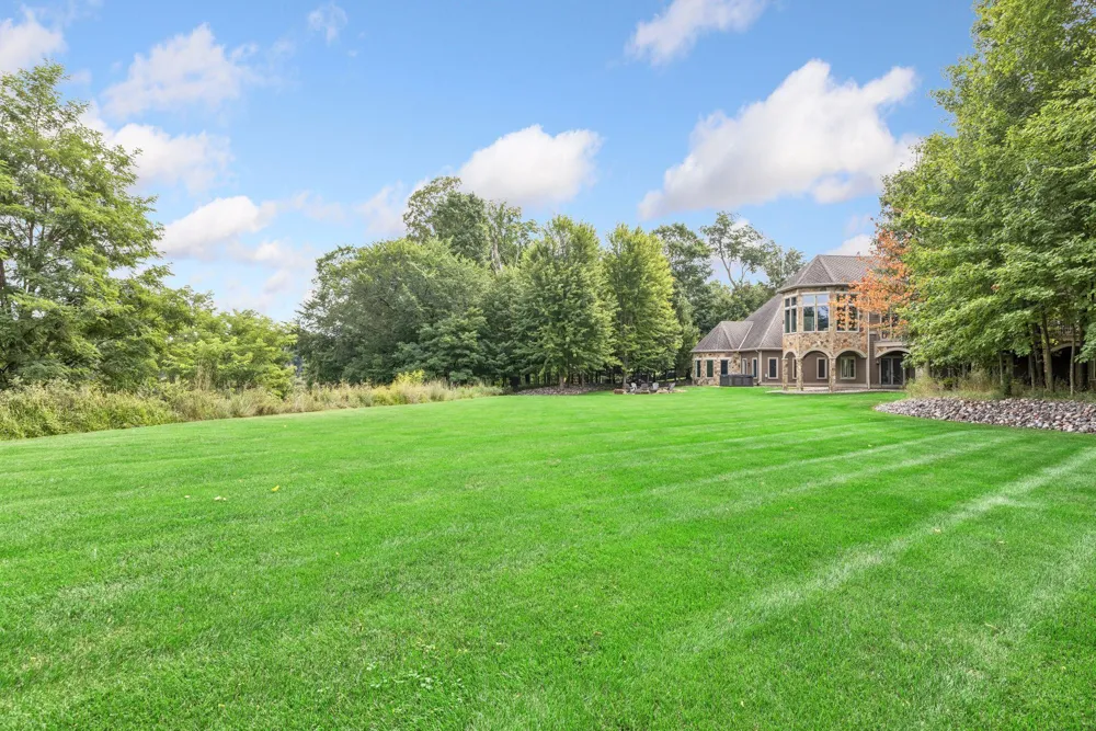 27630 Virginia Cove Excelsior, MN 55331