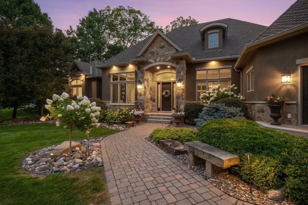 27630 Virginia Cove Excelsior, MN 55331