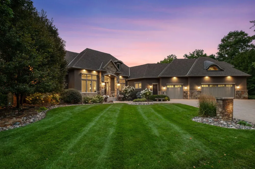 27630 Virginia Cove Excelsior, MN 55331