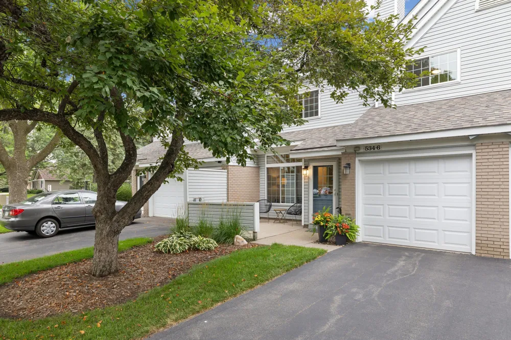 534 Lovell Avenue #6 Roseville, MN 55113