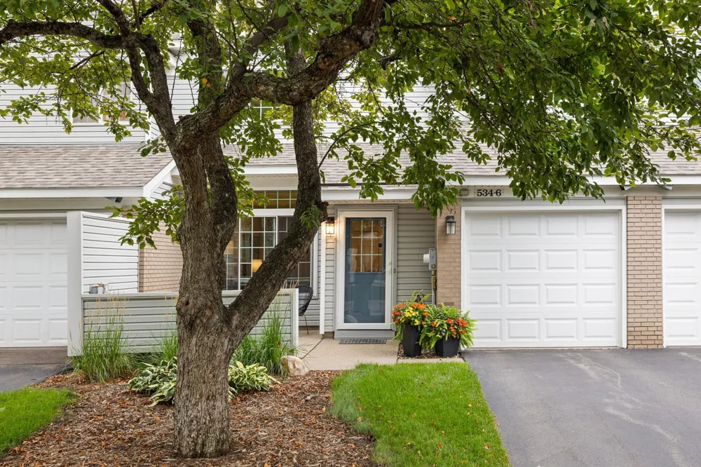 534 Lovell Avenue #6 Roseville, MN 55113