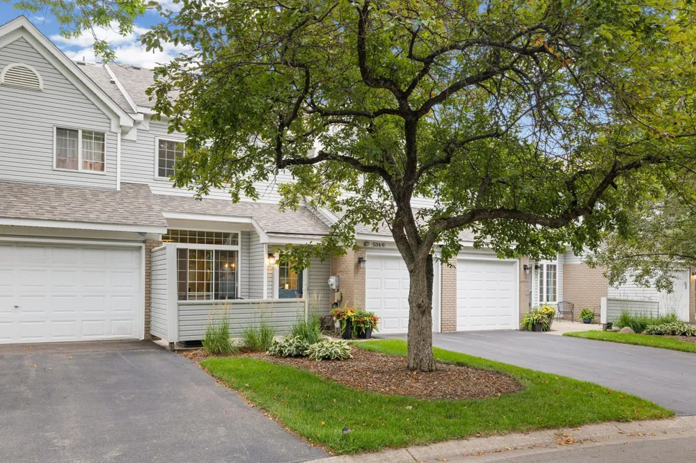 534 Lovell Avenue #6 Roseville, MN 55113