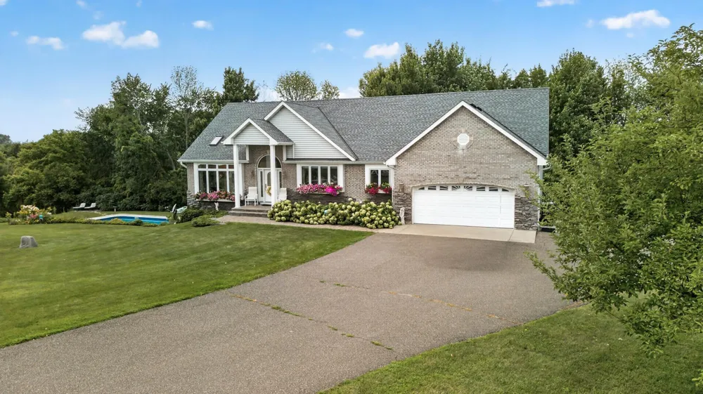 22760 Olivine Street NW Elk River, MN 55330