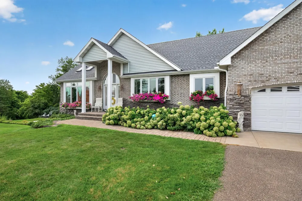 22760 Olivine Street NW Elk River, MN 55330