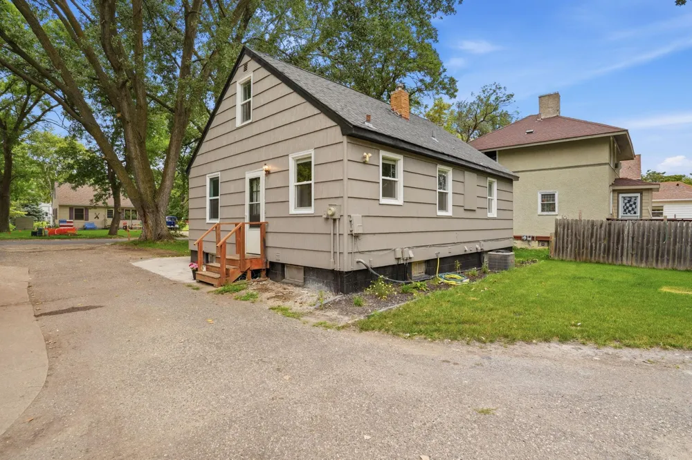 615 16th Street SW Willmar, MN 56201