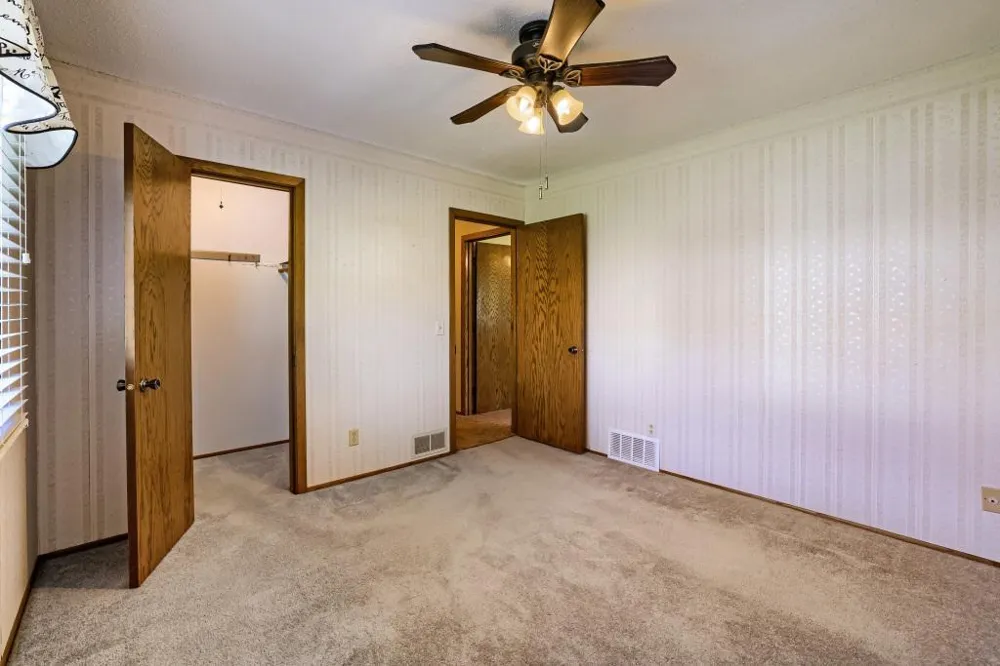 3743 Goodwin Avenue Oakdale, MN 55128