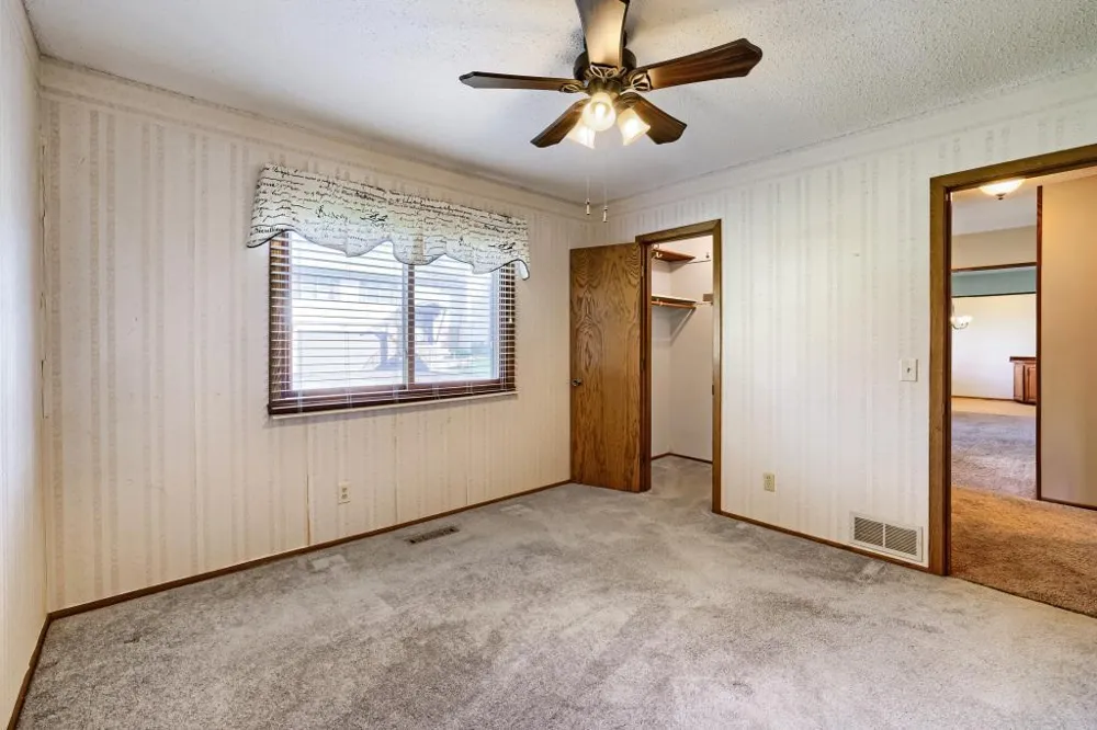 3743 Goodwin Avenue Oakdale, MN 55128