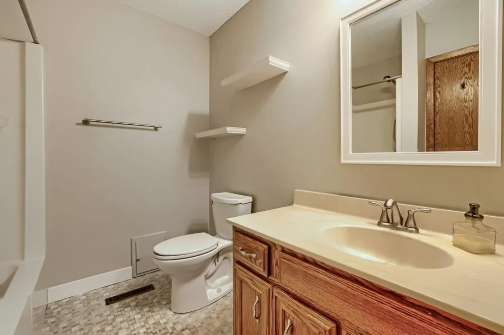 3743 Goodwin Avenue Oakdale, MN 55128