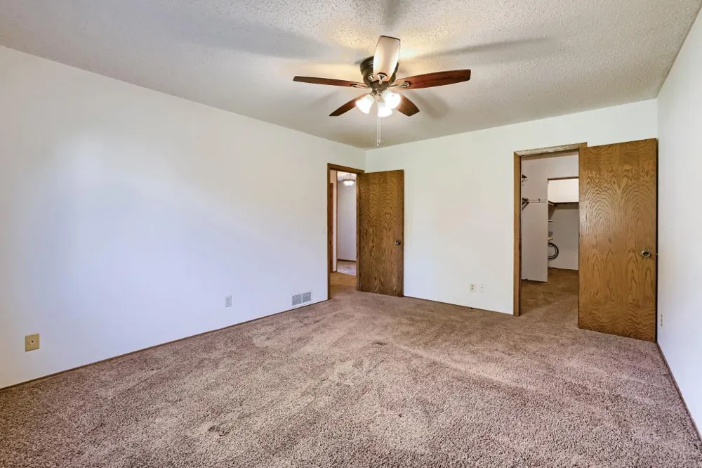 3743 Goodwin Avenue Oakdale, MN 55128