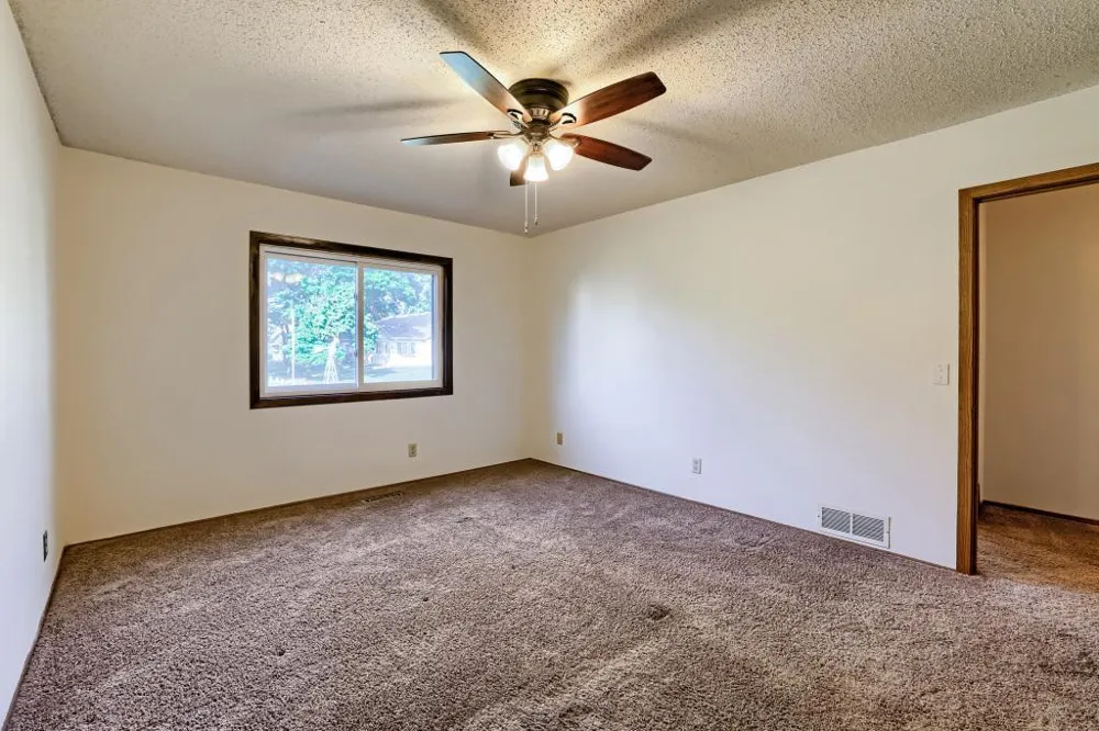 3743 Goodwin Avenue Oakdale, MN 55128