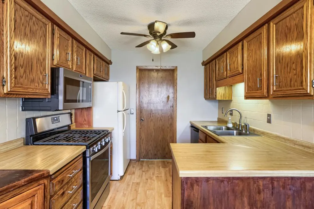3743 Goodwin Avenue Oakdale, MN 55128