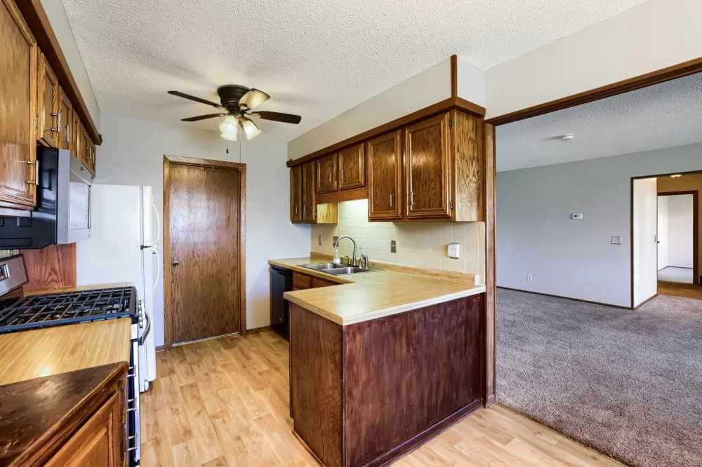 3743 Goodwin Avenue Oakdale, MN 55128
