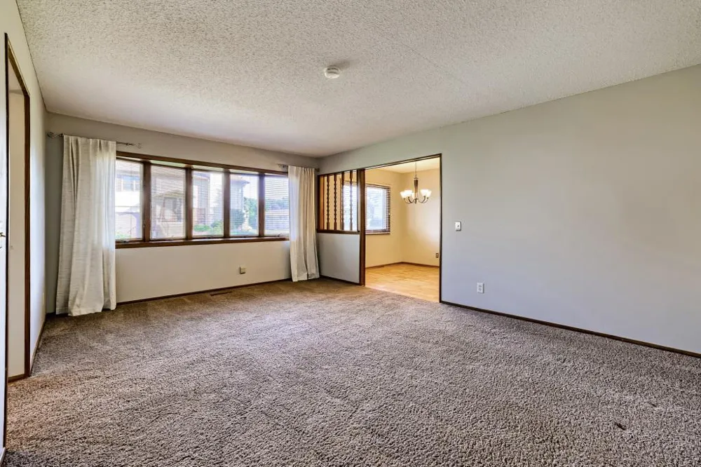3743 Goodwin Avenue Oakdale, MN 55128