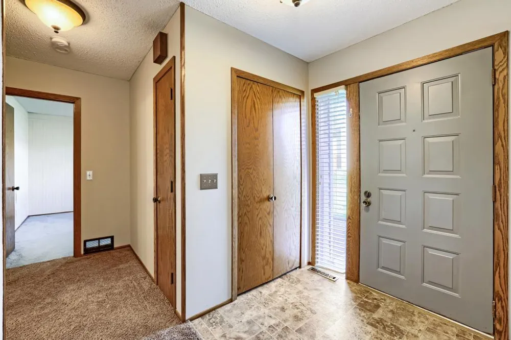 3743 Goodwin Avenue Oakdale, MN 55128