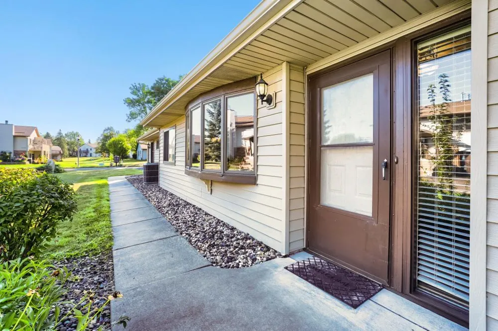 3743 Goodwin Avenue Oakdale, MN 55128