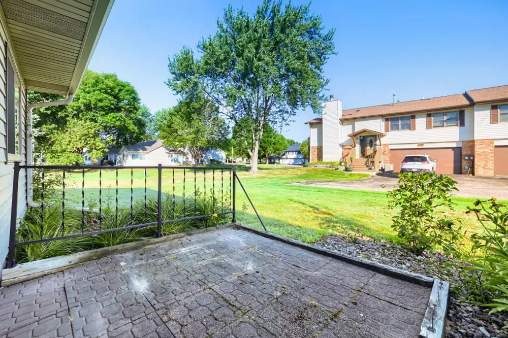 3743 Goodwin Avenue Oakdale, MN 55128