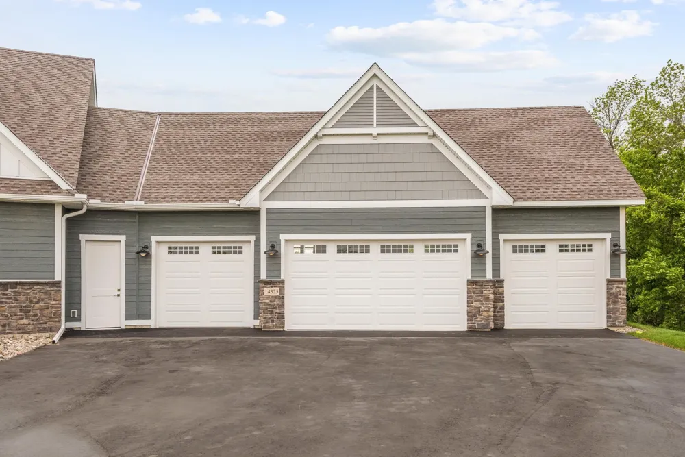 14325 Brockton Lane Rogers, MN 55374
