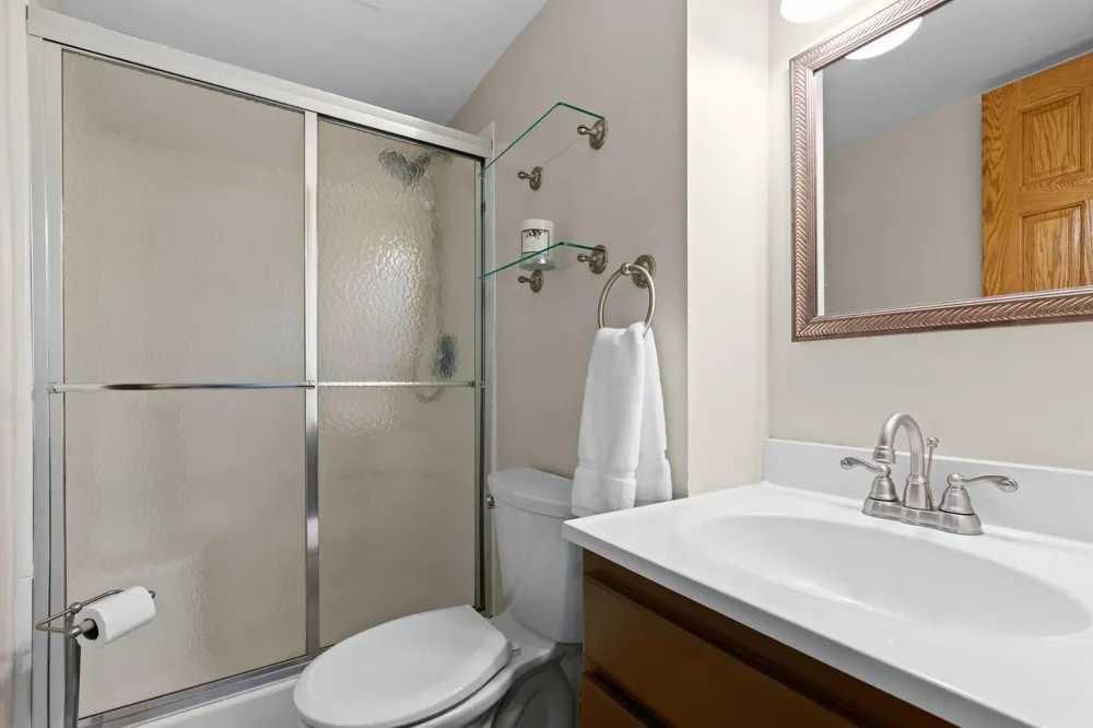 2821 Saddlebrooke Circle Minnetonka, MN 55305