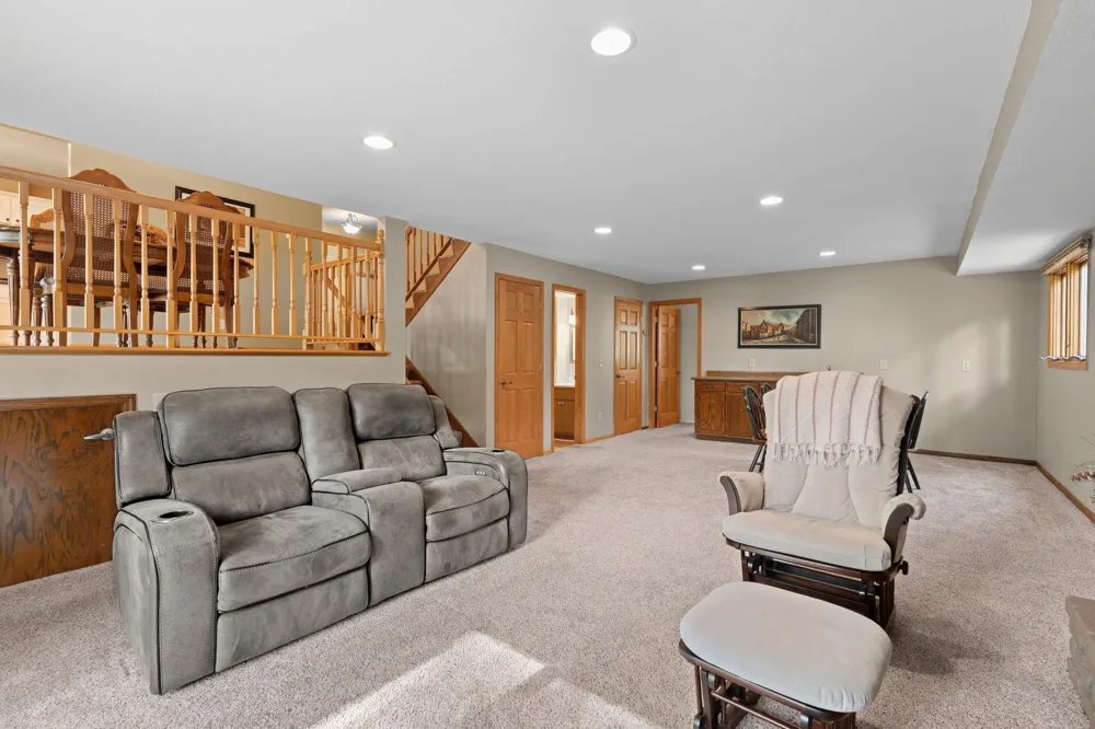 2821 Saddlebrooke Circle Minnetonka, MN 55305