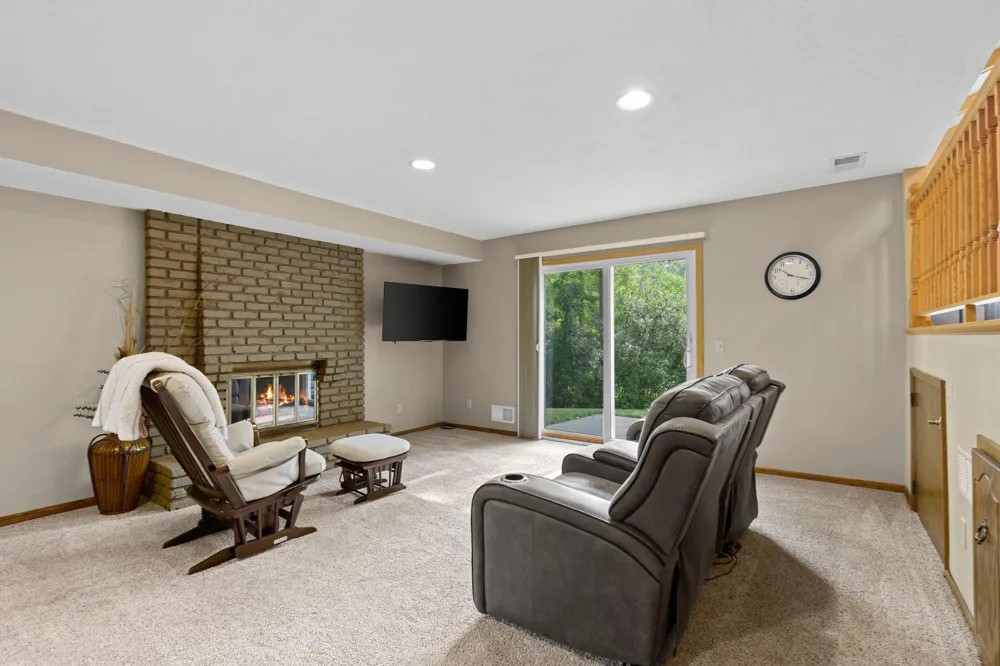 2821 Saddlebrooke Circle Minnetonka, MN 55305