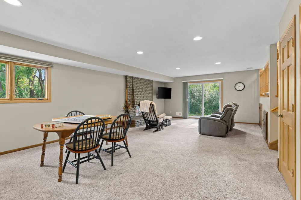 2821 Saddlebrooke Circle Minnetonka, MN 55305