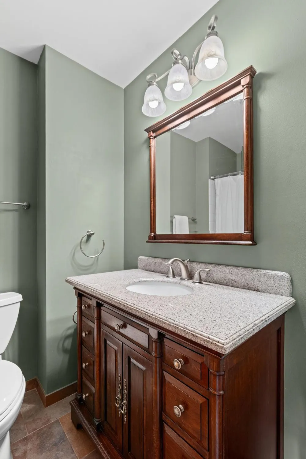 2821 Saddlebrooke Circle Minnetonka, MN 55305